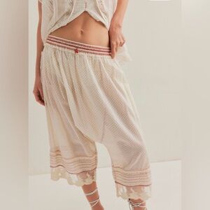 Free People Endless Afternoon Bloomers in Cream size medium NWT